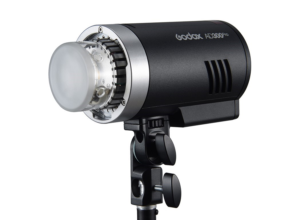 Godox AD300Pro Taşınabilir Paraflaş