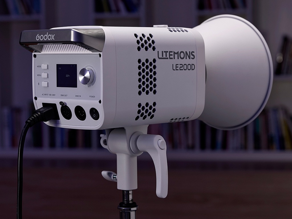 Godox LE200D entegre g&uuml;&ccedil; kaynağı