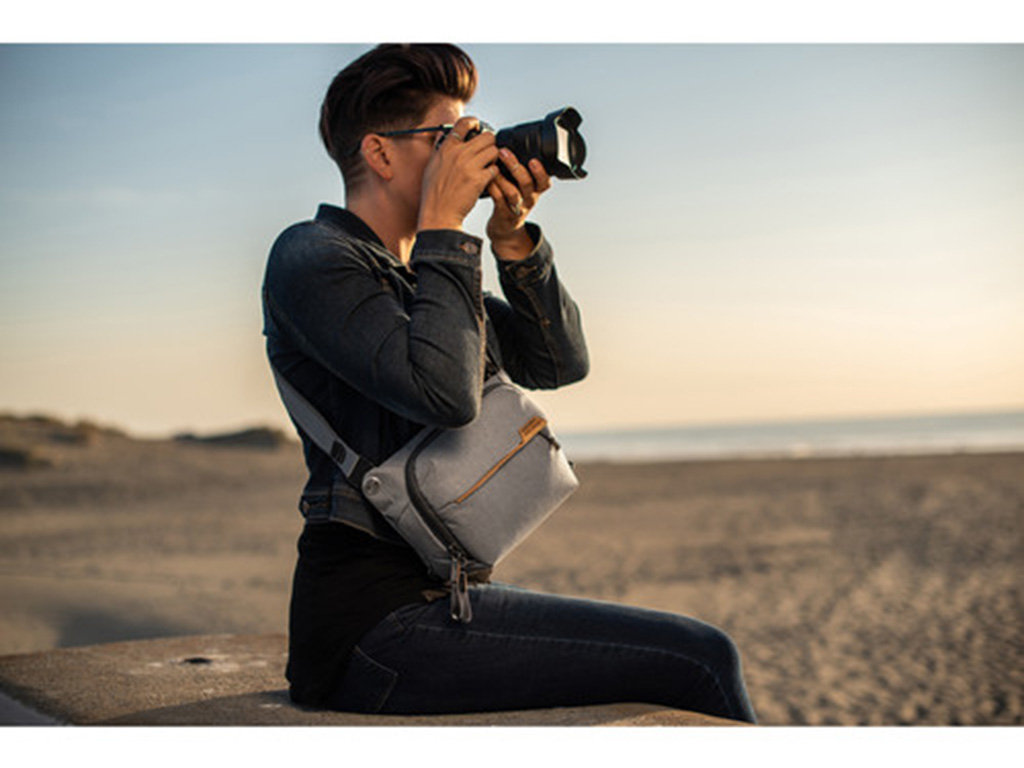 Peak Design Everyday Sling 3L Gri Çanta