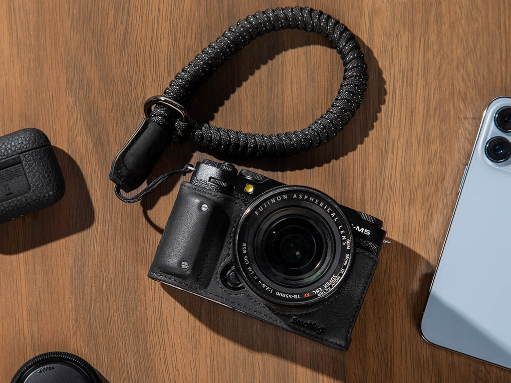 SmallRig 4879 Fujifilm X-M5 Uyumlu Siyah Yarım Çanta ve Elcik